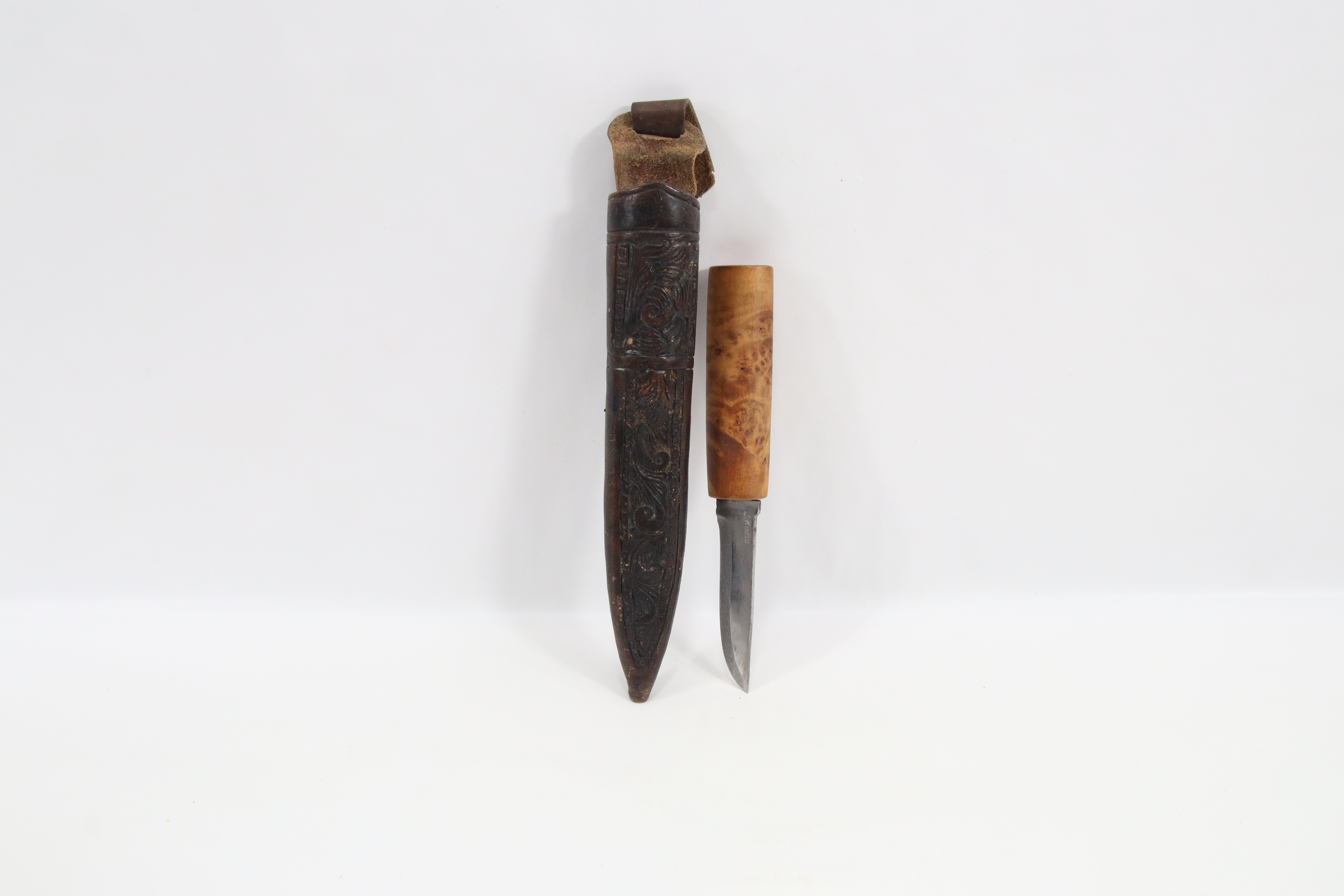 Tollekniv – J. Kaasa med dekorert lærslire ca. 1950–70