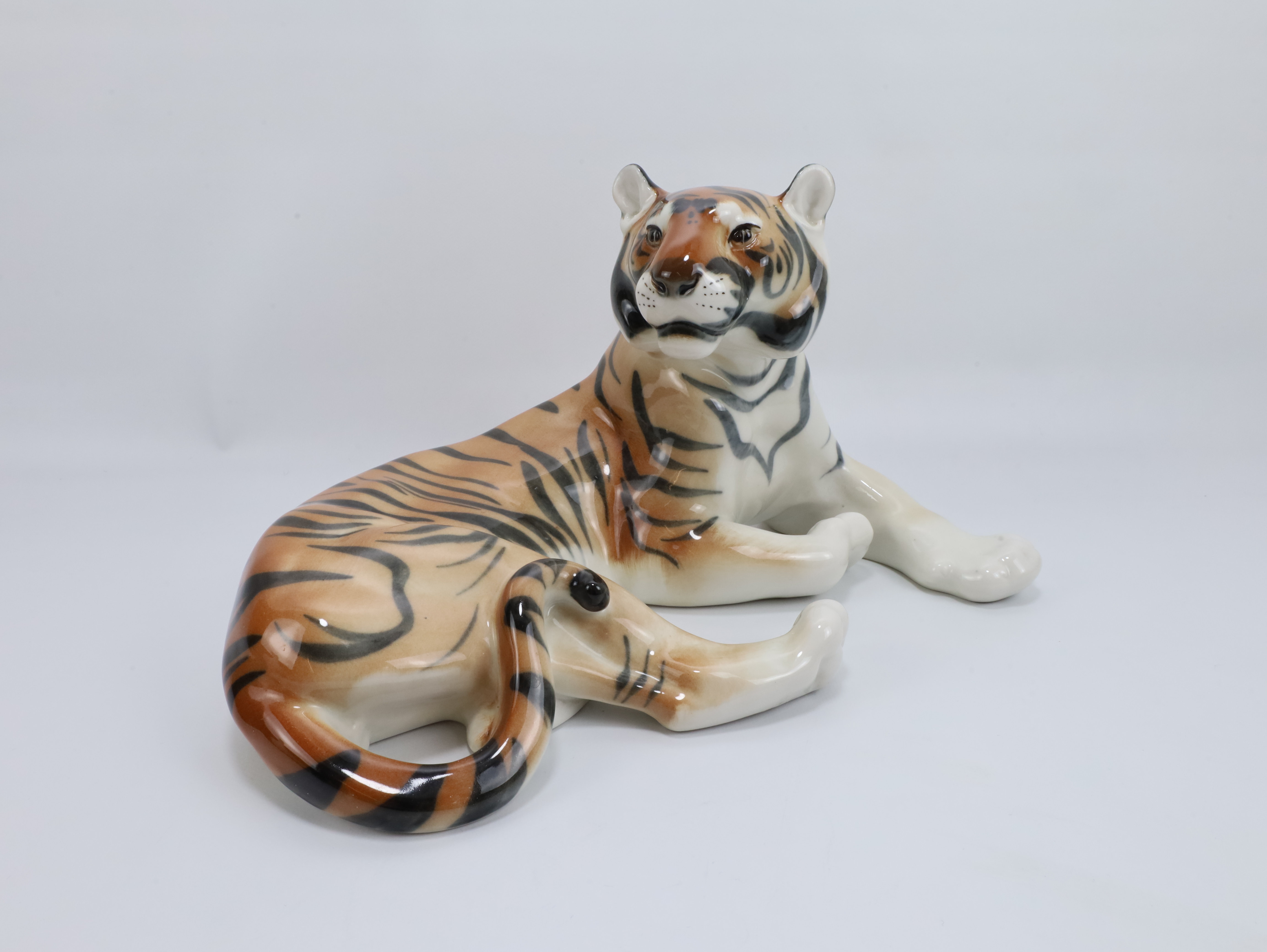 Porselensfigur tiger – Lomonosov (LFZ) ca. 1950–70