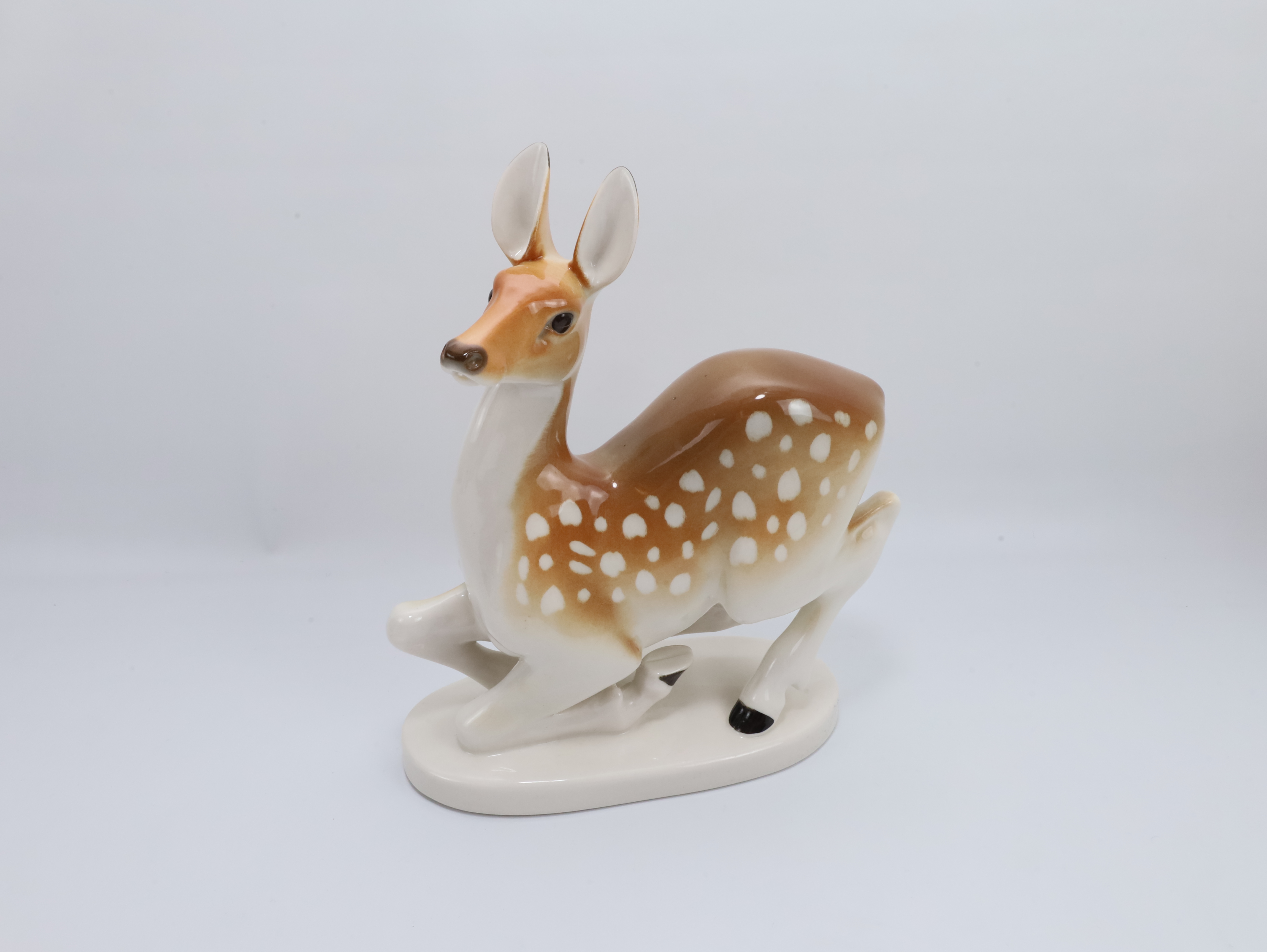 Porselensfigur dåhjort – Lomonosov ca. 1960–70