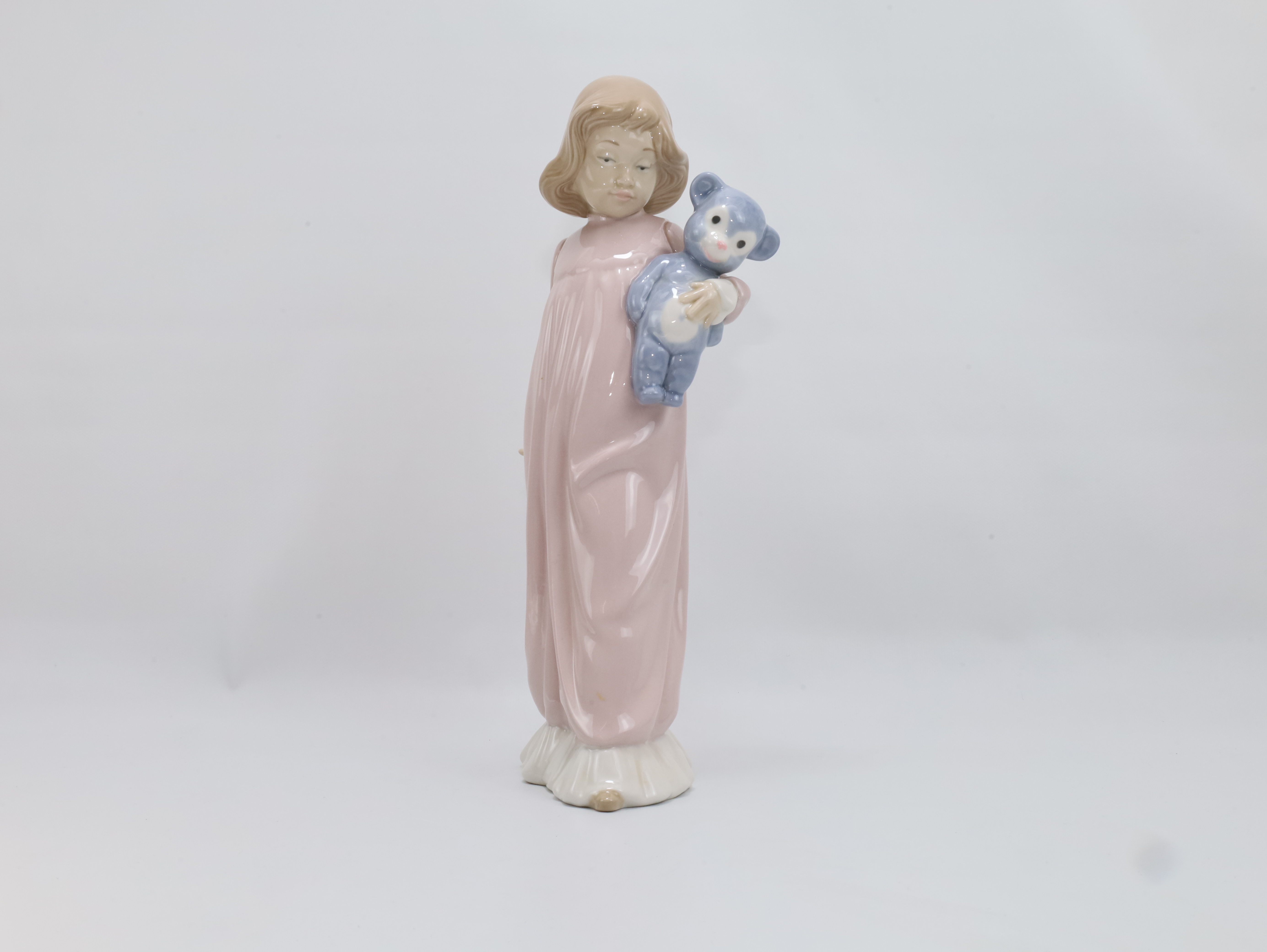 Porselensfigur jente med bamse – NAO by Lladró ca. 1970–80