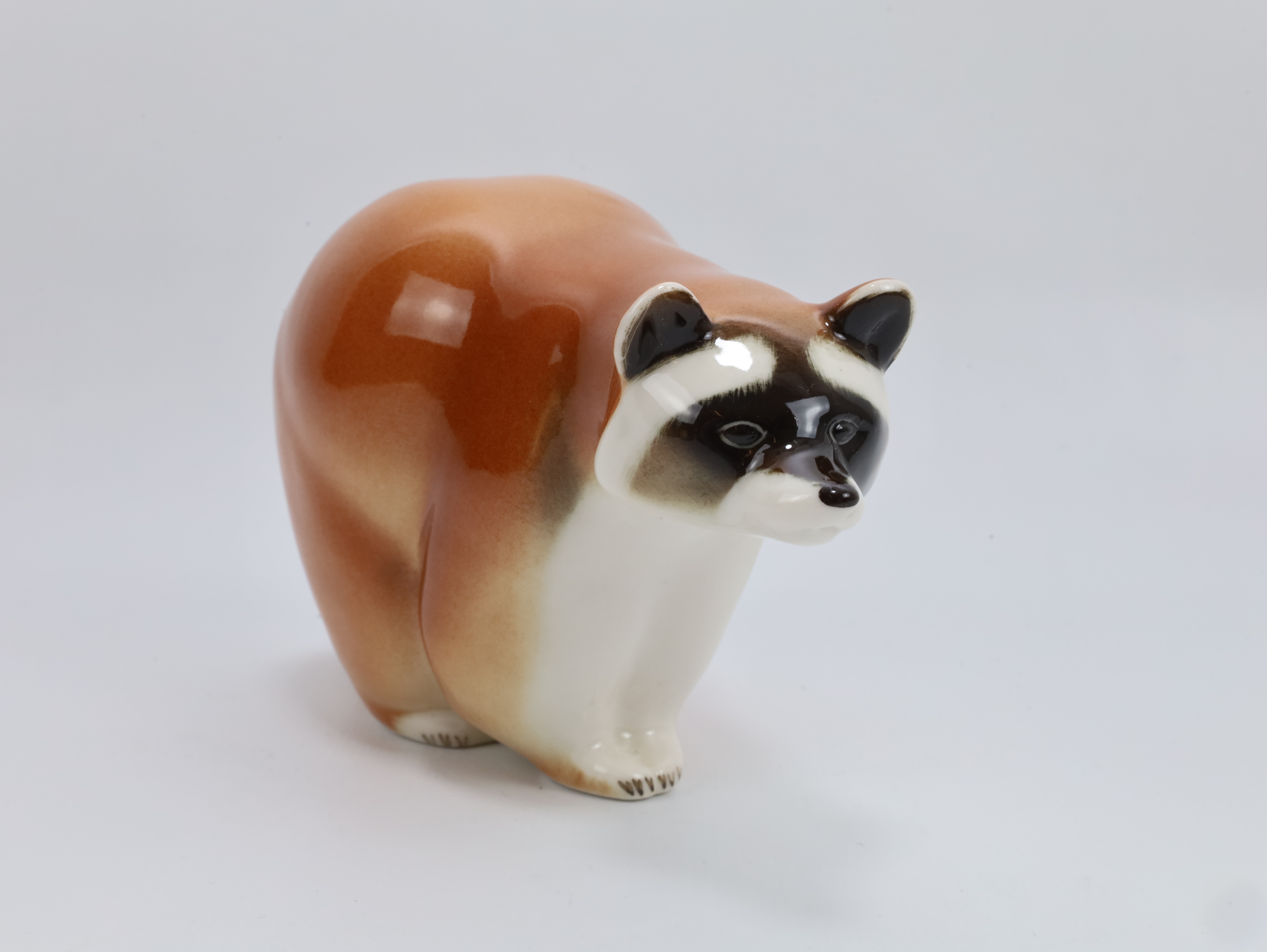 Porselensfigur vaskebjørn – Lomonosov ca. 1960–80