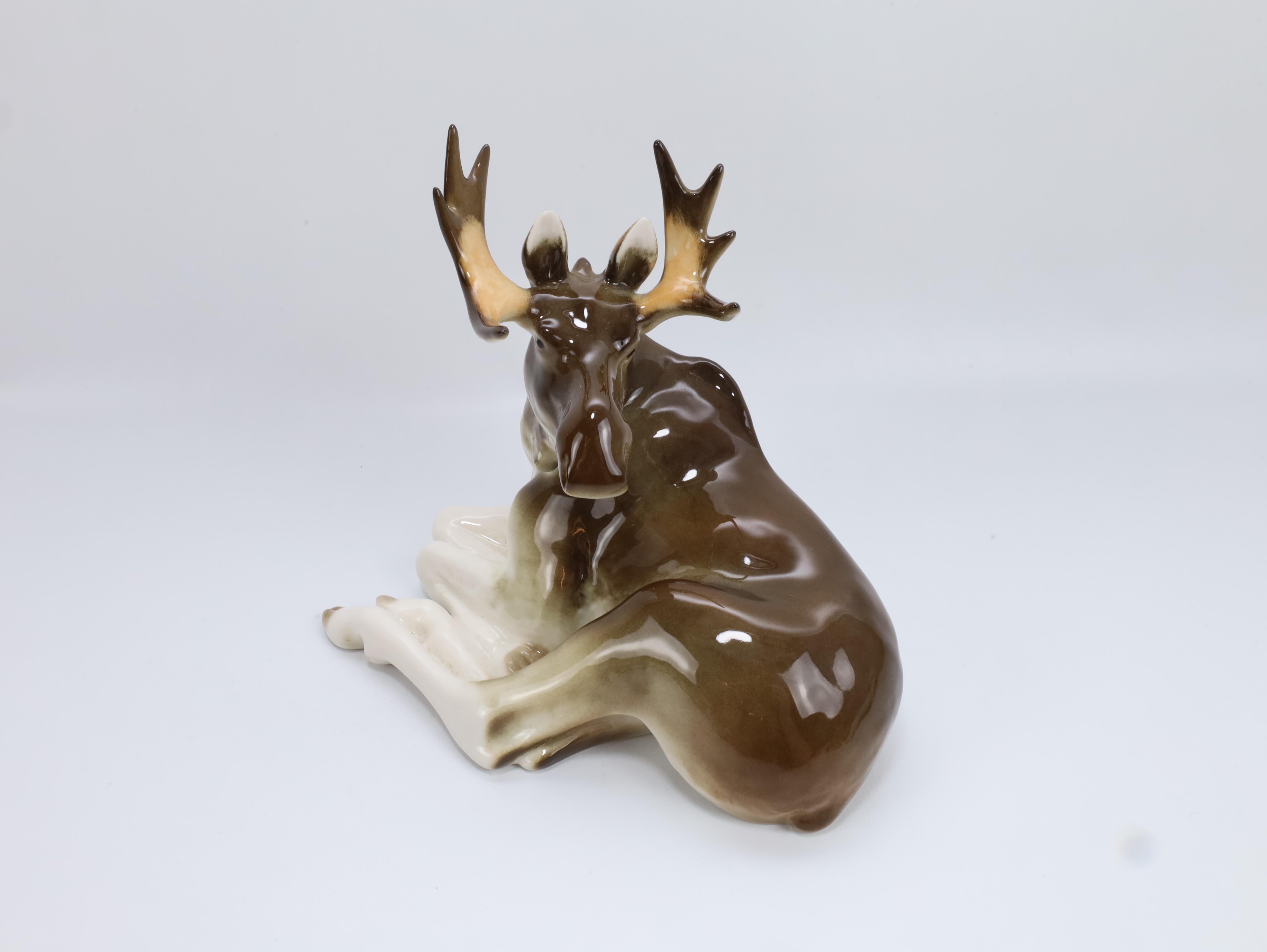 Porselensfigur elg – Lomonosov ca. 1960–80