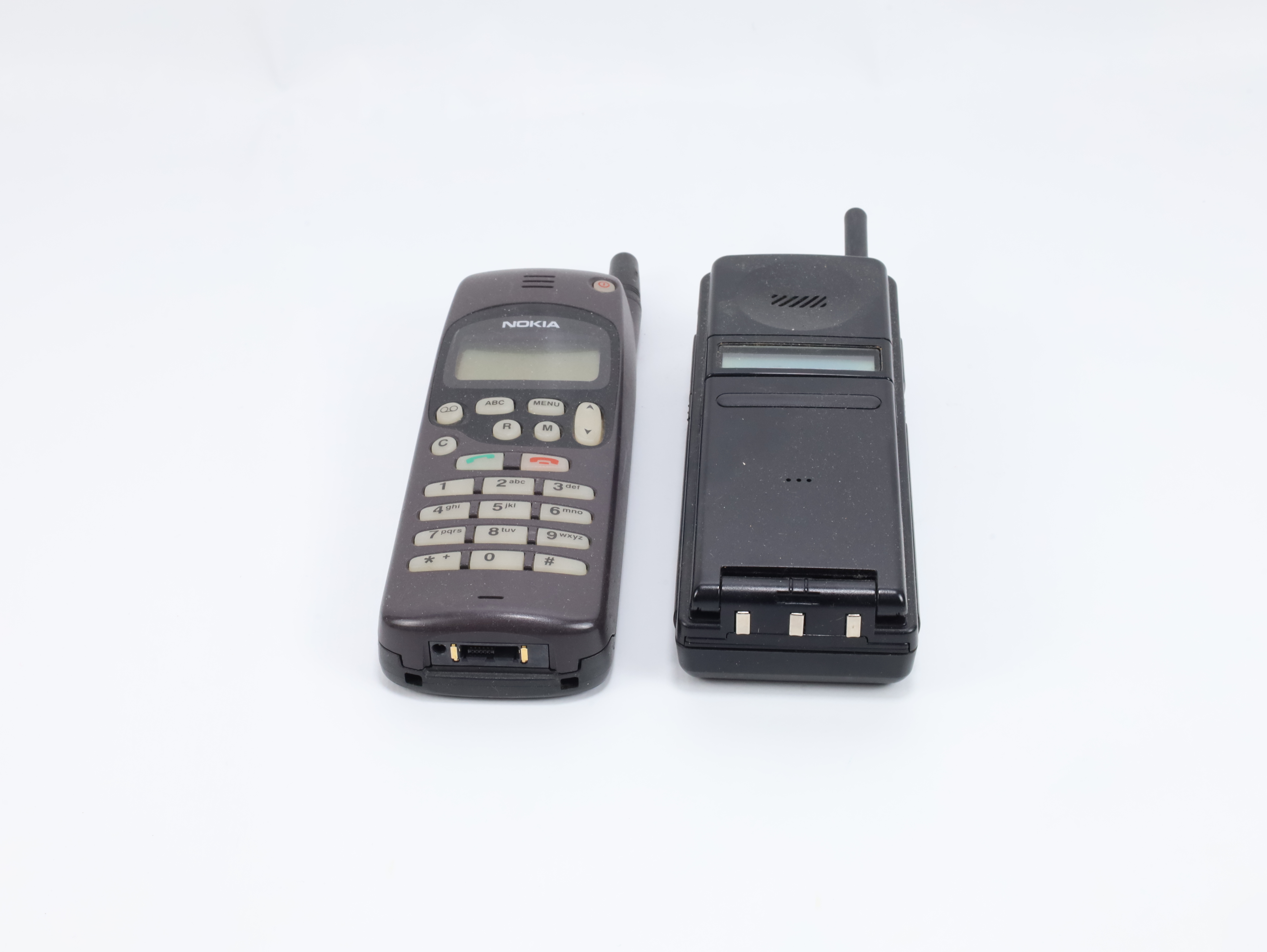 2 stk vintage mobiltelefoner – Nokia 2110 + Panasonic (90-tallet)