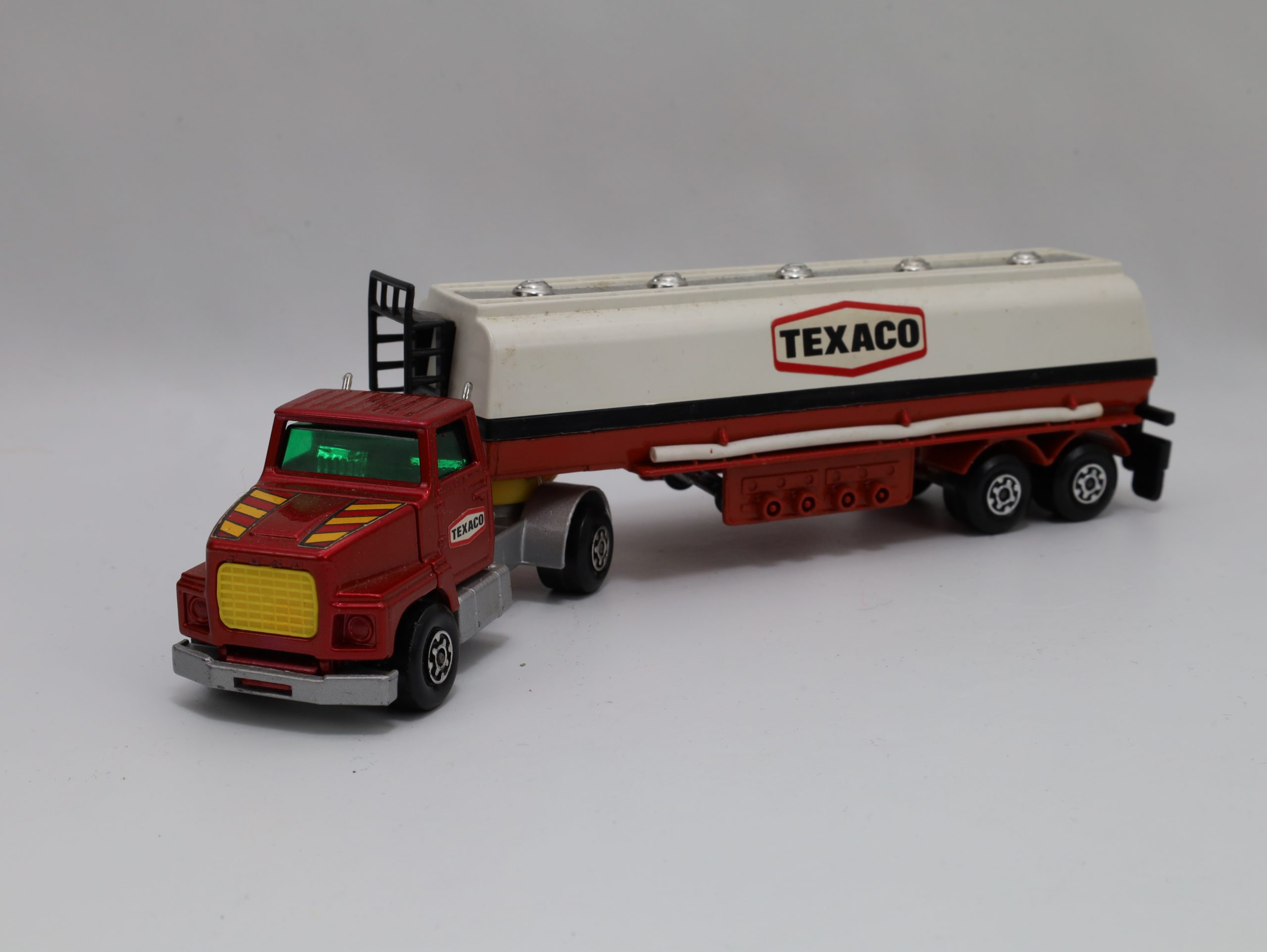 Matchbox SuperKings K-18 Texaco Tanker Truck (1973) – Lesney England