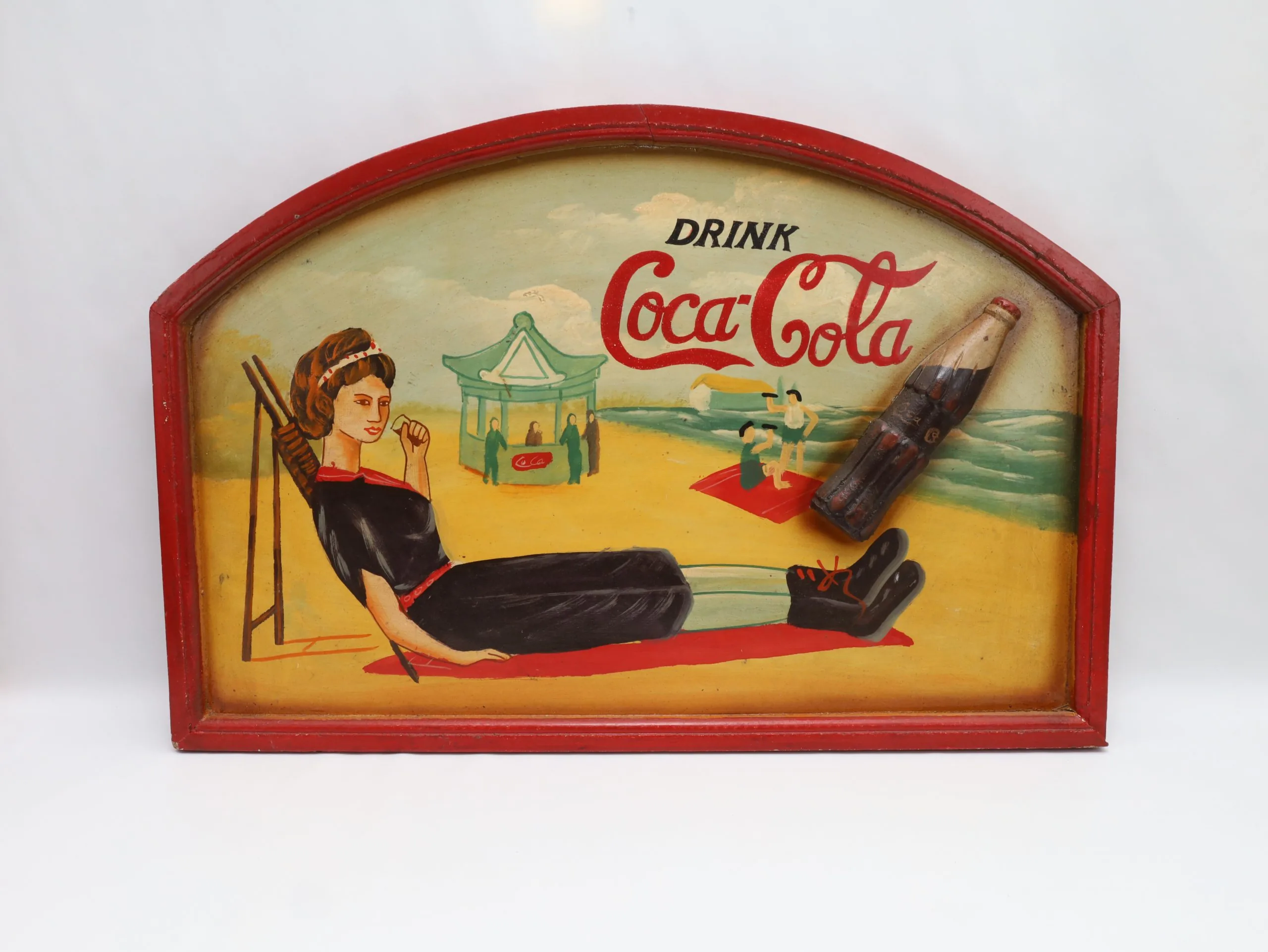 Vintage Coca-Cola treskilt – håndmalt 3D-motiv – 40,5 × 60,5 cm