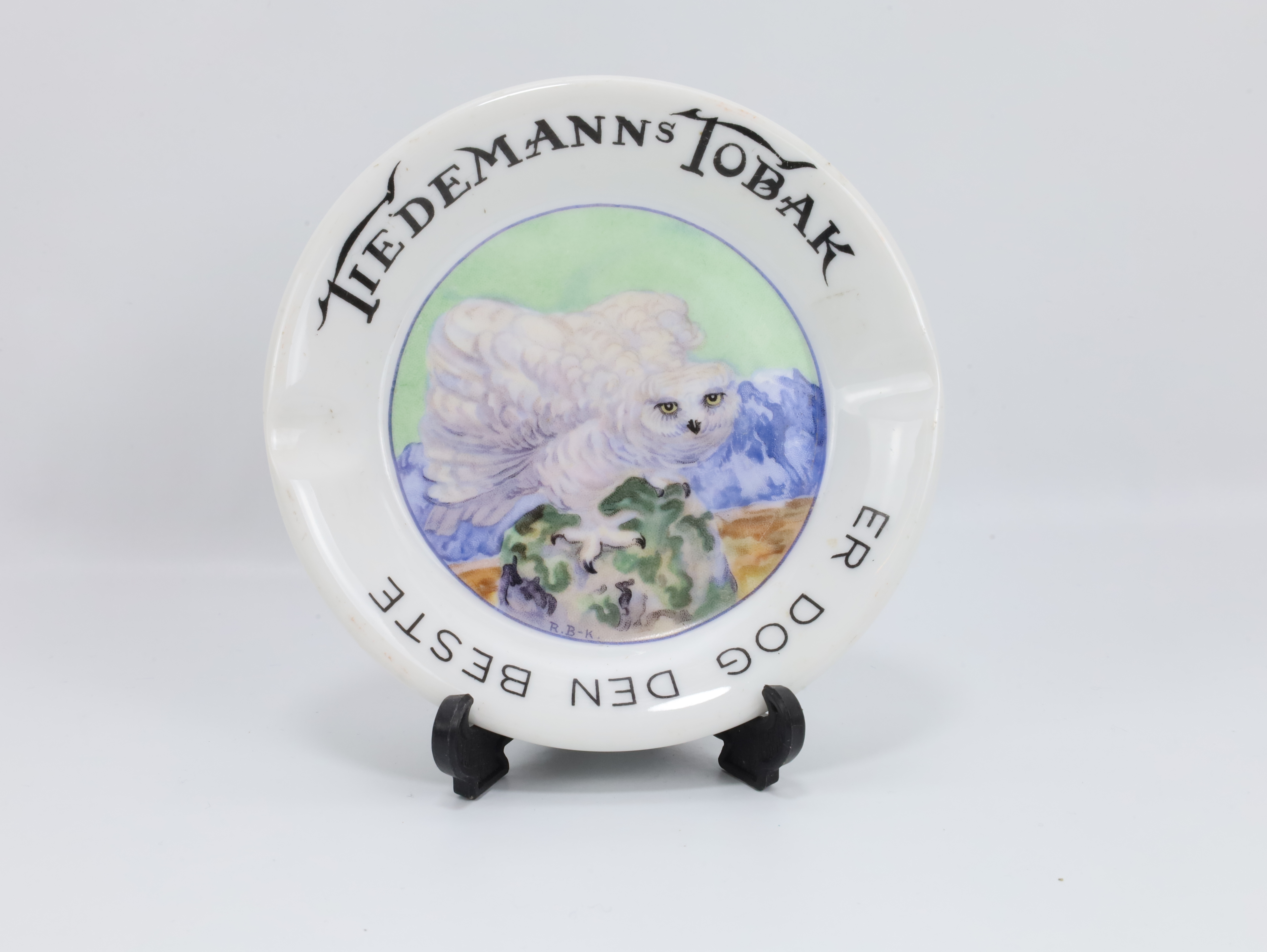 Reklameaskebeger med snøugle fra Tiedemanns Tobak